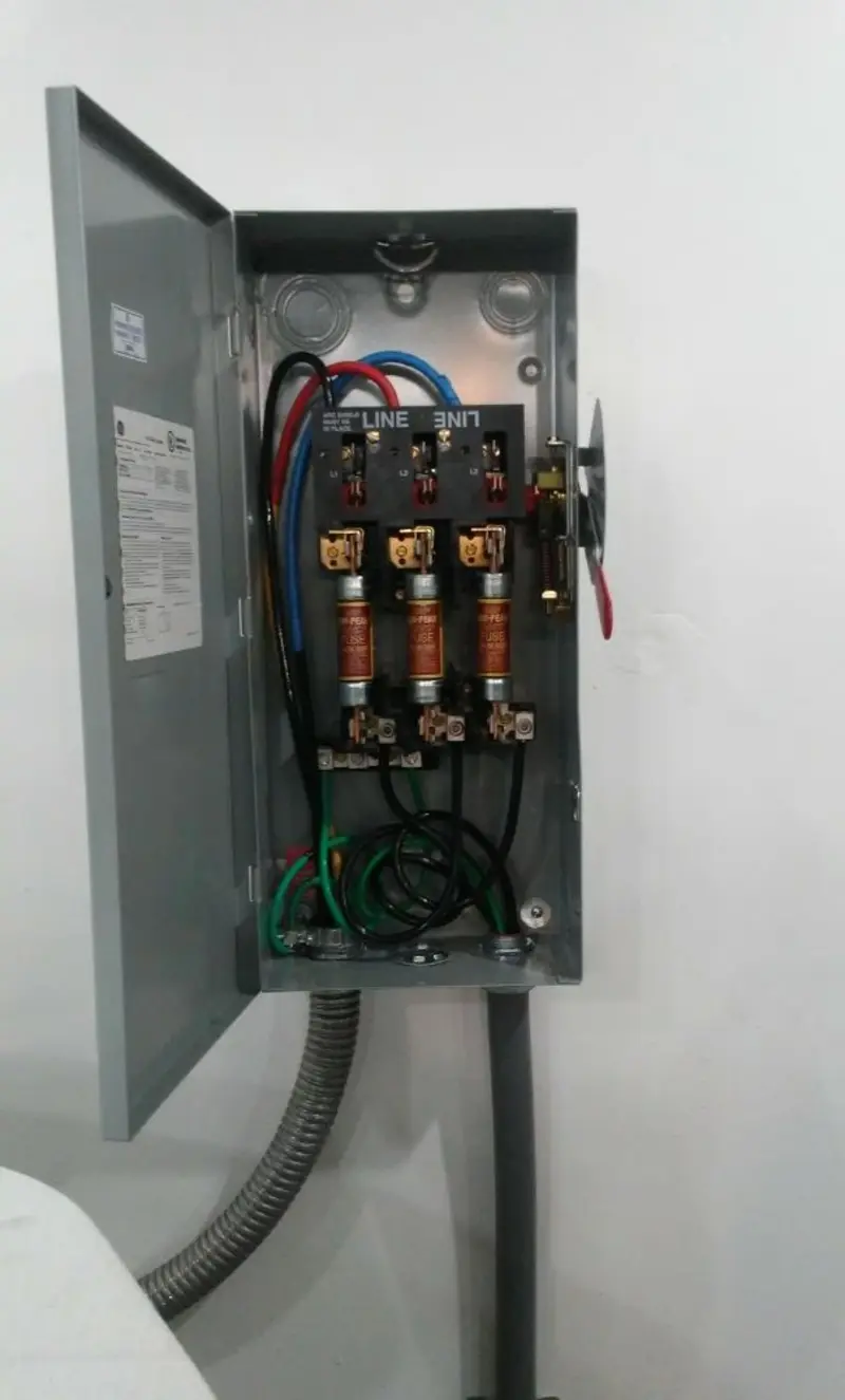 Three-phase disconnect switch installed for Electrical Wiring & Rewiring in Kiryas Joel